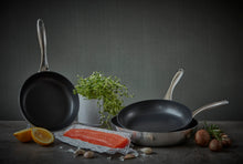 Carica l'immagine nel visualizzatore di Gallery, Culimat Padella antiaderente Mathias Dahlgren, 20 cm 5 strati