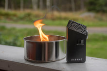 Carica l'immagine nel visualizzatore di Gallery, Accendino tempesta universale SATAKE - Lighting in style