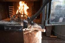 Carica l'immagine nel visualizzatore di Gallery, Accendino tempesta universale SATAKE - Lighting in style