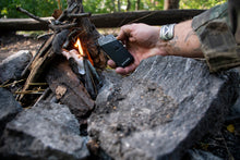 Carica l'immagine nel visualizzatore di Gallery, Accendino tempesta universale SATAKE - Lighting in style