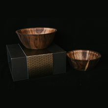 Carica l'immagine nel visualizzatore di Gallery, Ciotole Satake Shiro in acacia e confezione regalo
